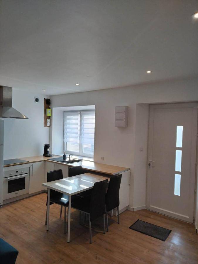 Location de vacances pour 6 personnes, avec jardin à Le Bourgneuf-la-Forêt - 4