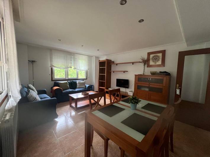 Apartamento de vacaciones para 4 personas, con jardín además de vistas y piscina - 1