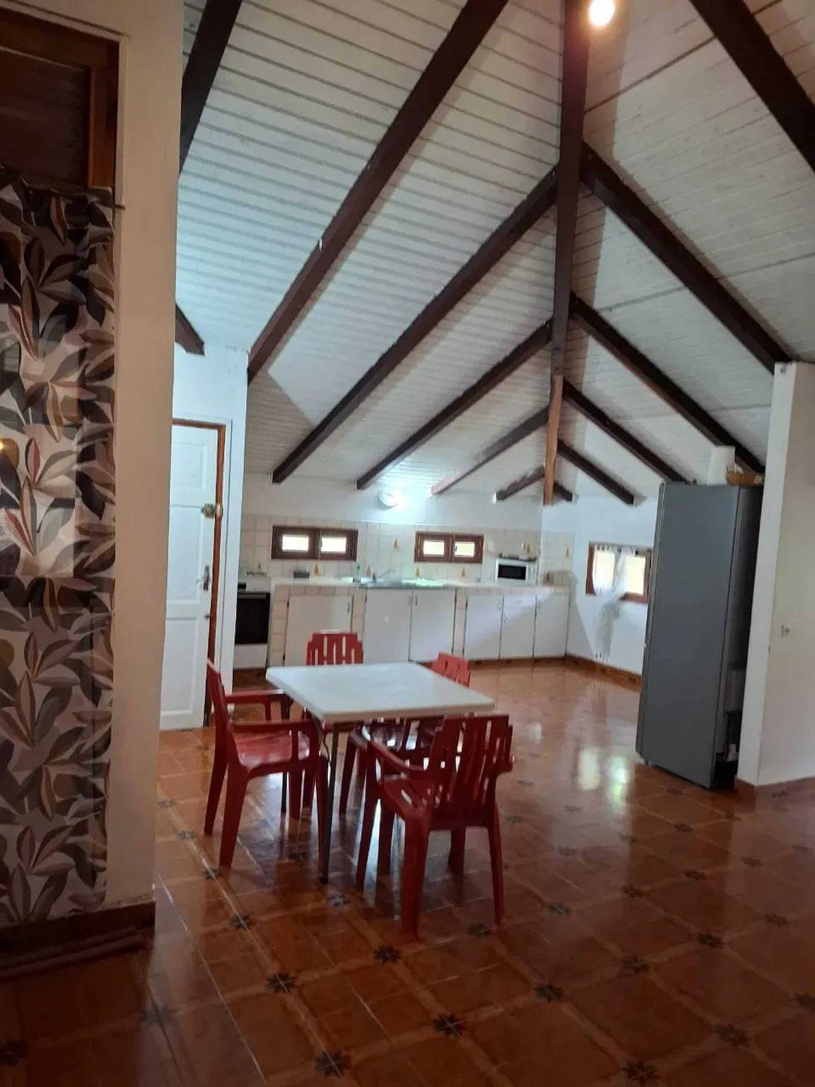 Apartamento entero, Apartamento espacioso en Saint-Claude, 100 m², parking incluido in La Soufrière, Saint-Claude