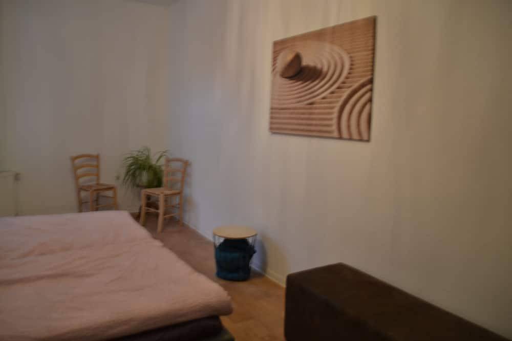 Ganze Wohnung, Ferienwohnung mit Balkon im Zentrum von Eberwalde in Eberswalde, Barnimerland Region