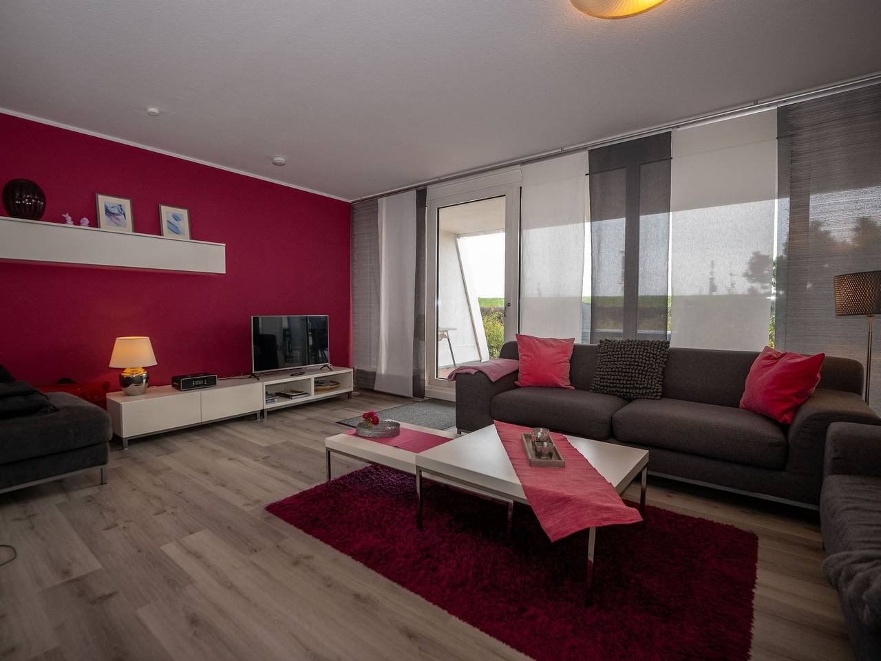 Ganze Ferienwohnung, 089 Fewo Skyline, direkte Strandlage, Blick auf den Hafen in Südstrand Wilhelmshaven, Wilhelmshaven