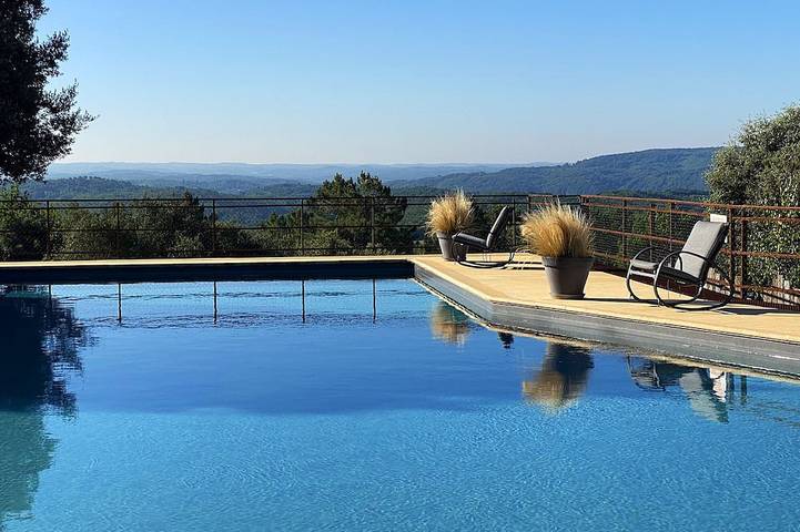Gîte pour 15 personnes, avec piscine et jardin - 1