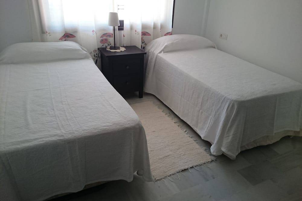 Apartamento inteiro, Apartamento 6 Golf Costa Esuri quase novo terraço 30m2 superequipado in Urbanizacion Costa Esuri, Ayamonte