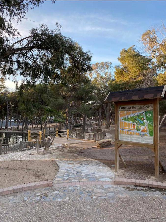 Villa pour 6 personnes, avec vue sur le lac et piscine ainsi que vue et jardin à Guardamar del Segura - 3