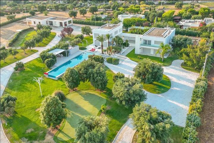 Villa con piscina per 6 persone, con panorama e sauna nonché piscina e giardino a Monopoli