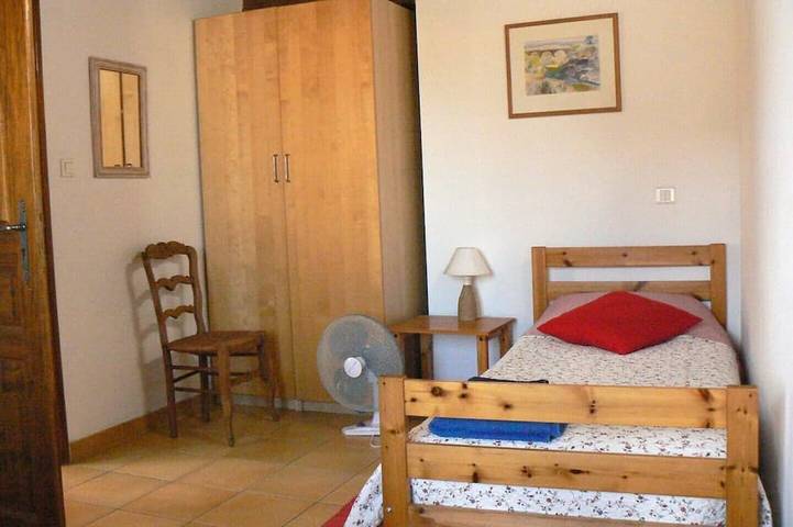 Gîte pour 4 personnes, avec terrasse et piscine dans Place aux Herbes - 4