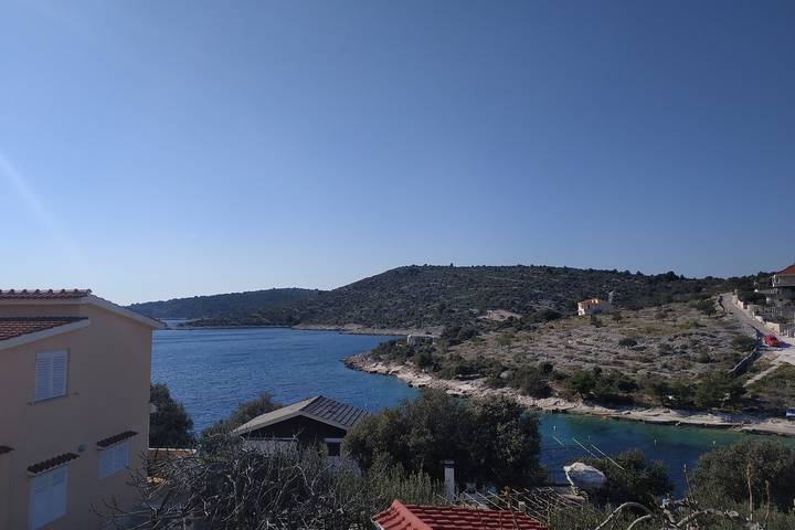 Apartament wakacyjny dla 3 osób, z balkon/ taras w Razanj