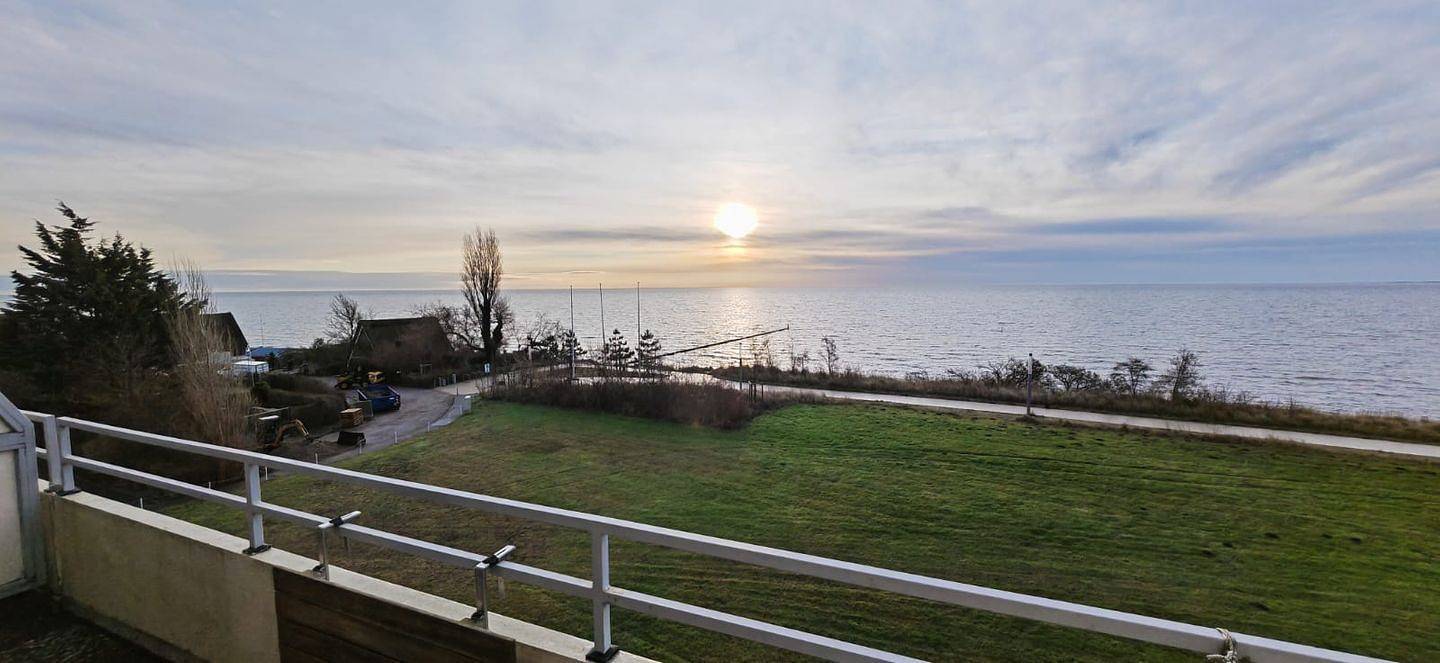 Ganze Wohnung, Diese geräumige Ferienwohnung im 3. Og hat einen herausragenden völlig freien Ostseeblick. in Großenbrode, Ostholstein