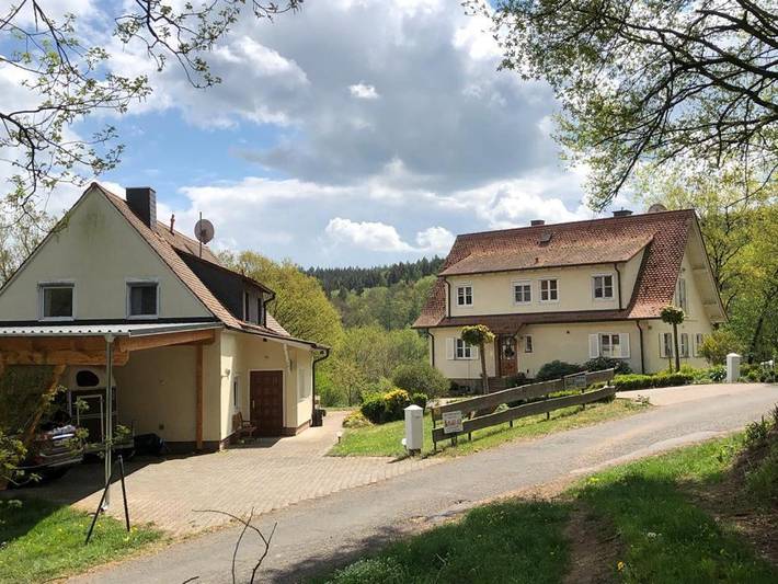 Ferienwohnung für 4 Personen, mit Balkon und Terrasse sowie Garten und Ausblick