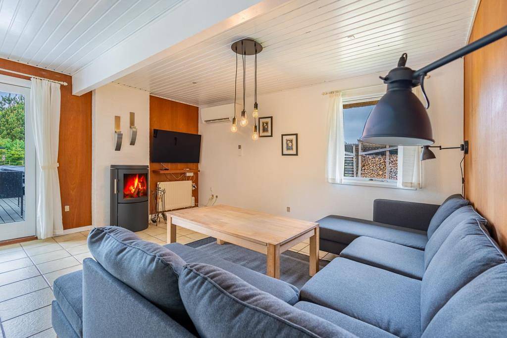 Reetgedecktes Ferienhaus auf einem idyllischen, 3000 m² großen eingezäunten Naturgrundstück in Nørre Nebel, Varde