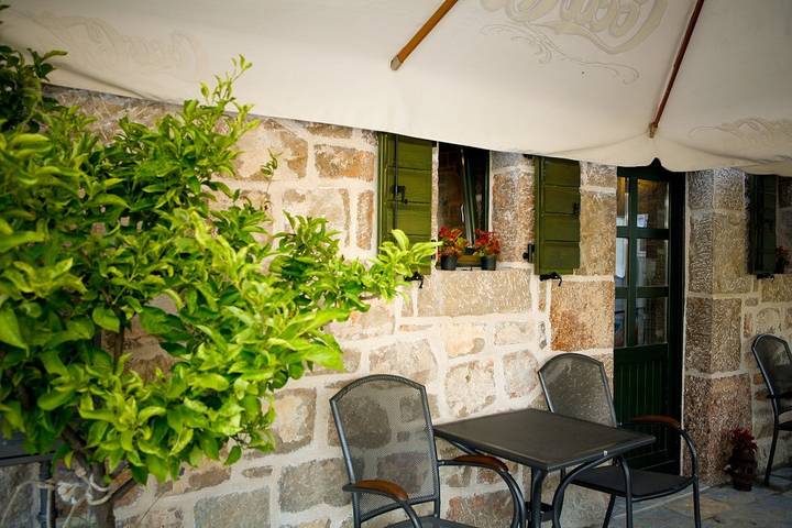 Ferienhaus für 6 Personen, mit Balkon/Terrasse in Starigrad Paklenica