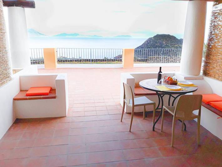 Gîte pour 2 personnes, avec vue et jardin à Filicudi - 2