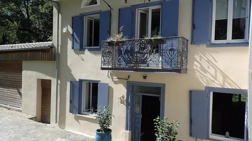Location de vacances pour 7 personnes, avec jacuzzi et jardin à Caudebronde