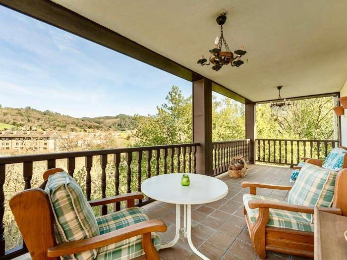 Casona Puente Viesgo in Puente Viesgo, Cordillera Cantábrica