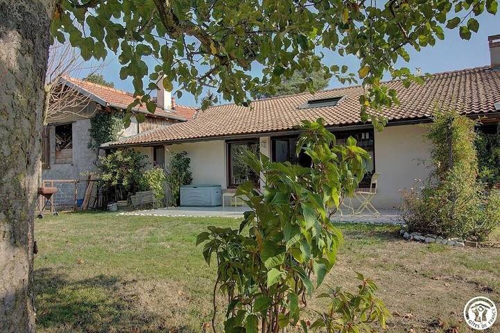 Location de vacances pour 6 personnes, avec Jardin à Montracol