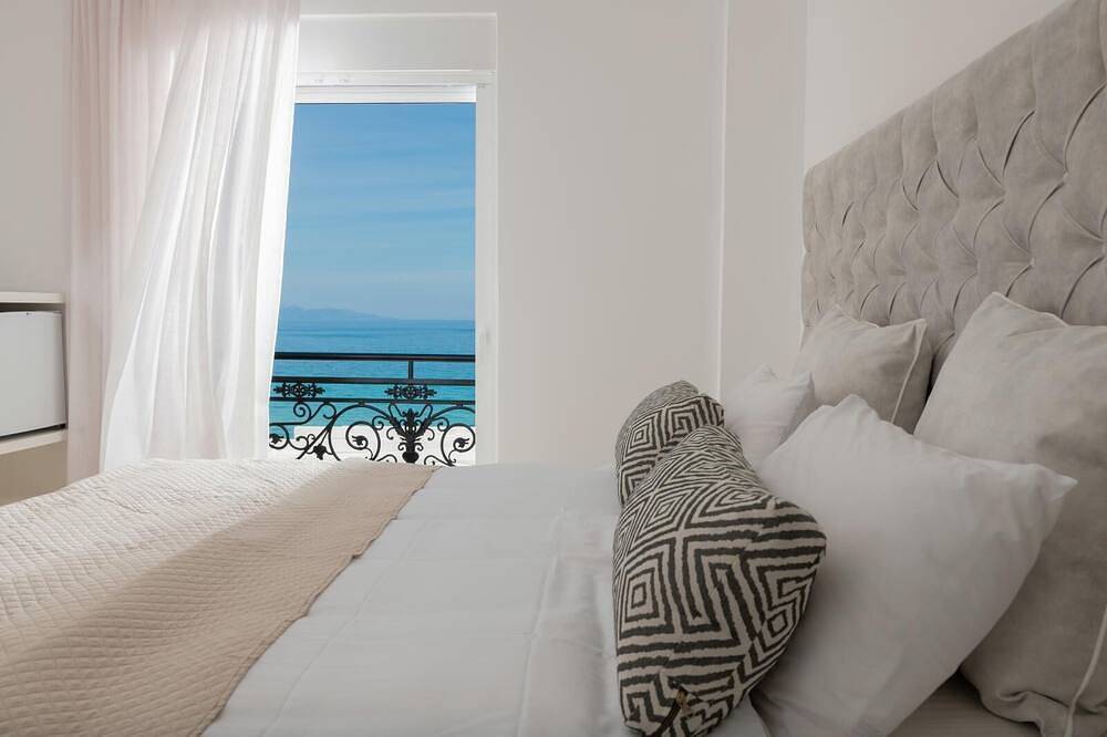 Villa Bala   Seaside Luxury Villa! in Tragaki, Zakynthos