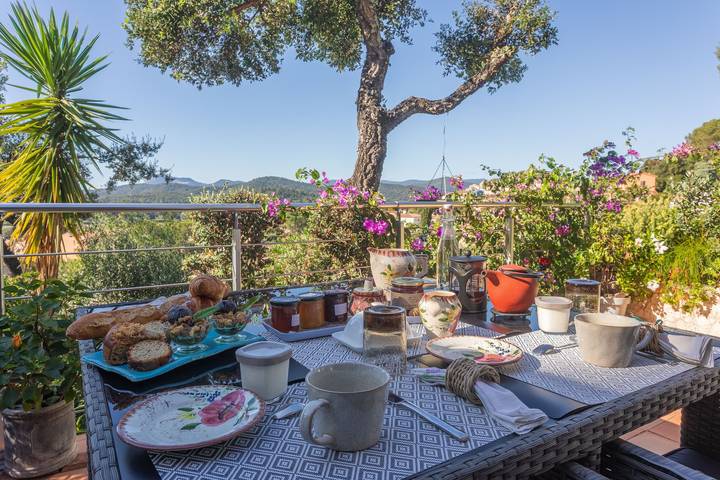 Chambre d’hôte pour 3 personnes, avec Jardin dans le Var