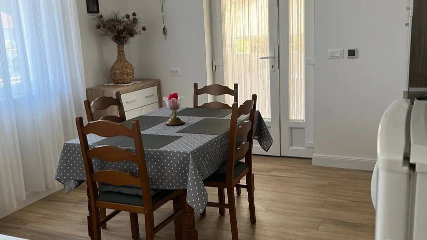 Gîte pour 4 personnes, avec terrasse, animaux acceptés à Supetar - 4
