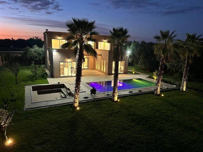 Villa pour 8 personnes, avec jardin ainsi que piscine et vue
