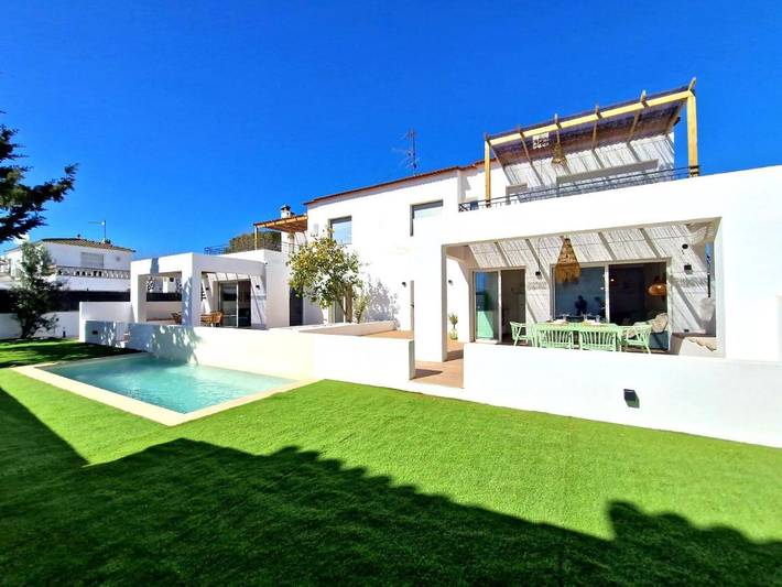 Apartamento de vacaciones para 5 personas, con balcón además de jardín y piscina - 1