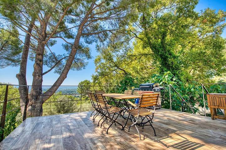 Location de vacances pour 10 personnes, avec piscine et jardin à Éguilles