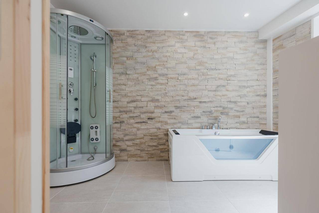Appartement entier, Magnifique Loft Balnéo Hammam #3 in Embrun, Parc national des Écrins