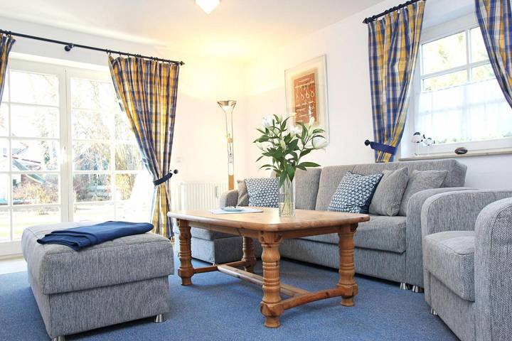 Ferienwohnung für 4 Personen, mit Terrasse und Garten in Prerow