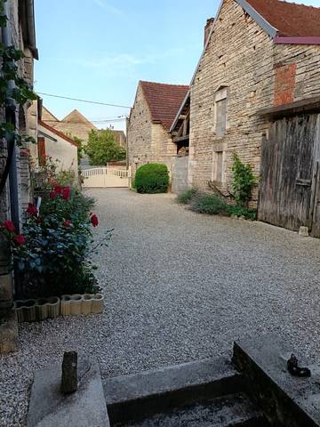 Gîte pour 5 personnes, avec terrasse et jardin à Sainte-Vertu