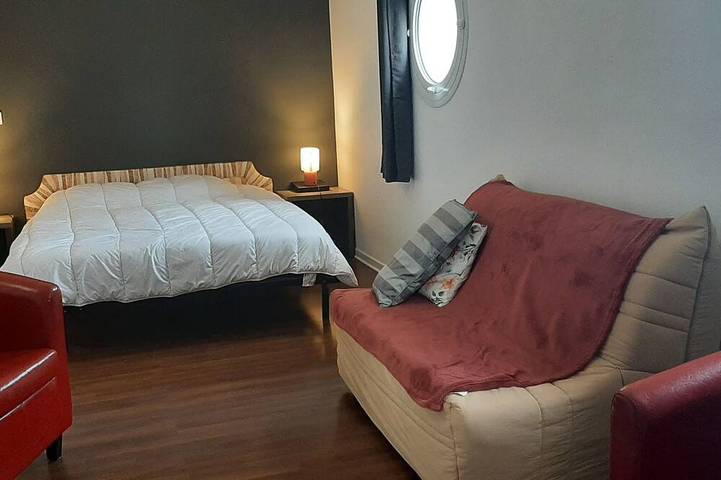 Location Villa Avec 2 Appartements Ind, Proche du Lac de Ste Croix et du Verdon in Régusse, Brignoles Region