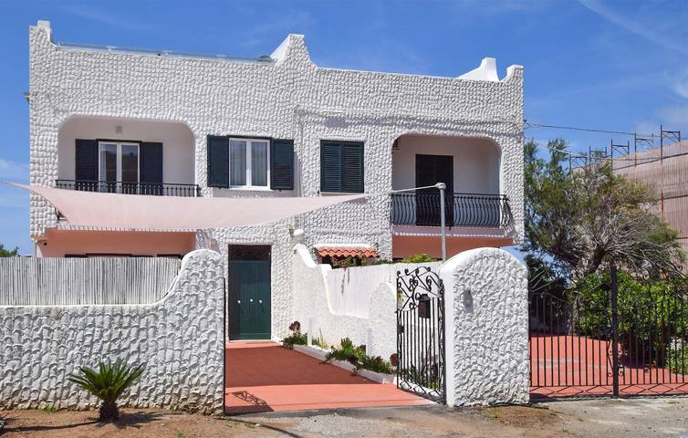 Casa vacanza per 8 persone, con Terrazza e Giardino a Falerna Marina