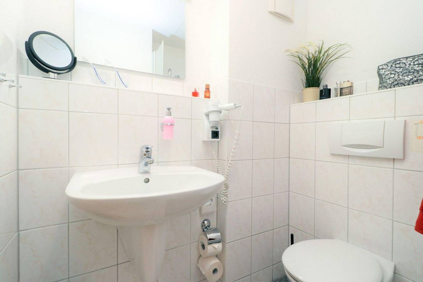 Apartamento entero, Doppelzimmer mit Balkon und Boddenblick direkt am Hafen von Wustrow in Wustrow, Fischland