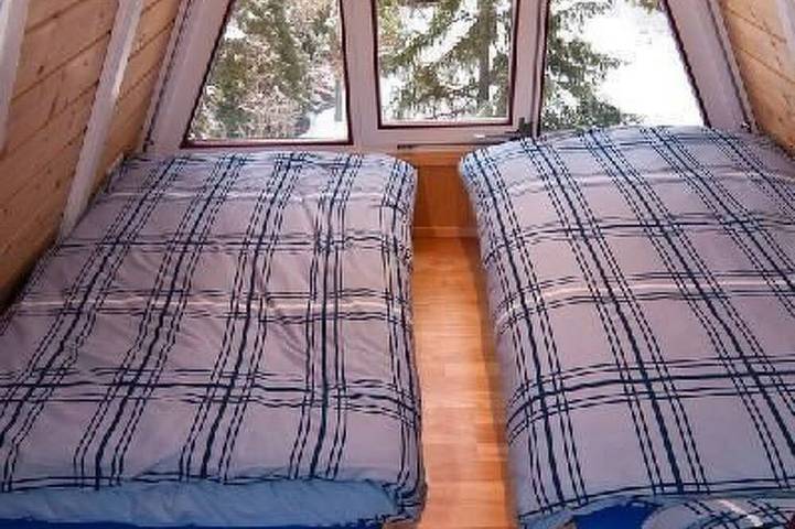 Nur-Dach-Ferienhaus für vier Personen in Neuhausen, Nordschwarzwald