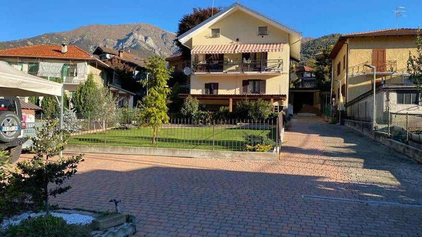 Chambre d’hôte pour 2 personnes, avec terrasse ainsi que jardin et vue