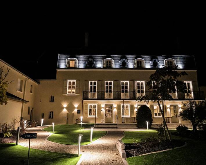 Location de vacances pour 2 personnes, avec Terrasse ainsi que Jardin et Piscine à Vosne-Romanée