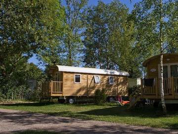 Camping pour 4 Personnes dans Pont-de-Poitte, Jura, Photo 2