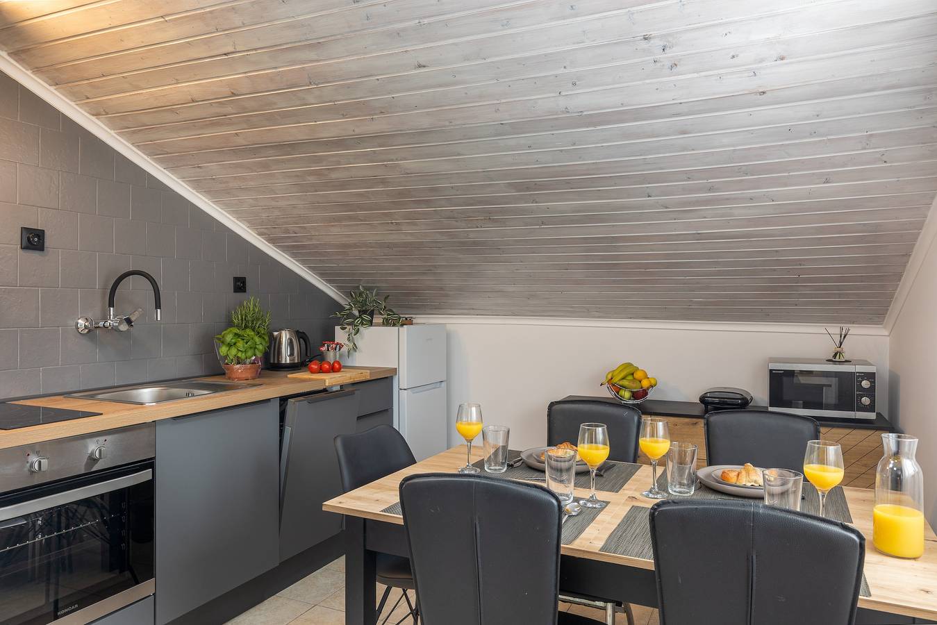 Ganze Wohnung, Apartment Tete Mare - Three Bedroom Apartment with Terrace in Mokosica, Dubrovnik-Neretva