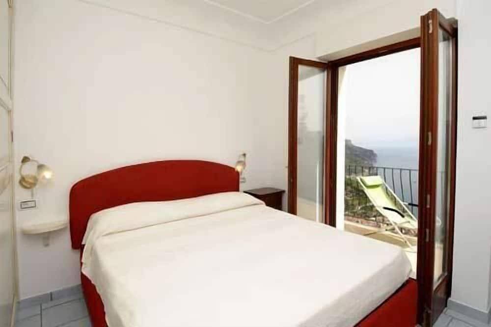 Apartamento entero, La abuela Anna en Ravello con terraza con vista al mar adecuada para familias in Costa Amalfitana