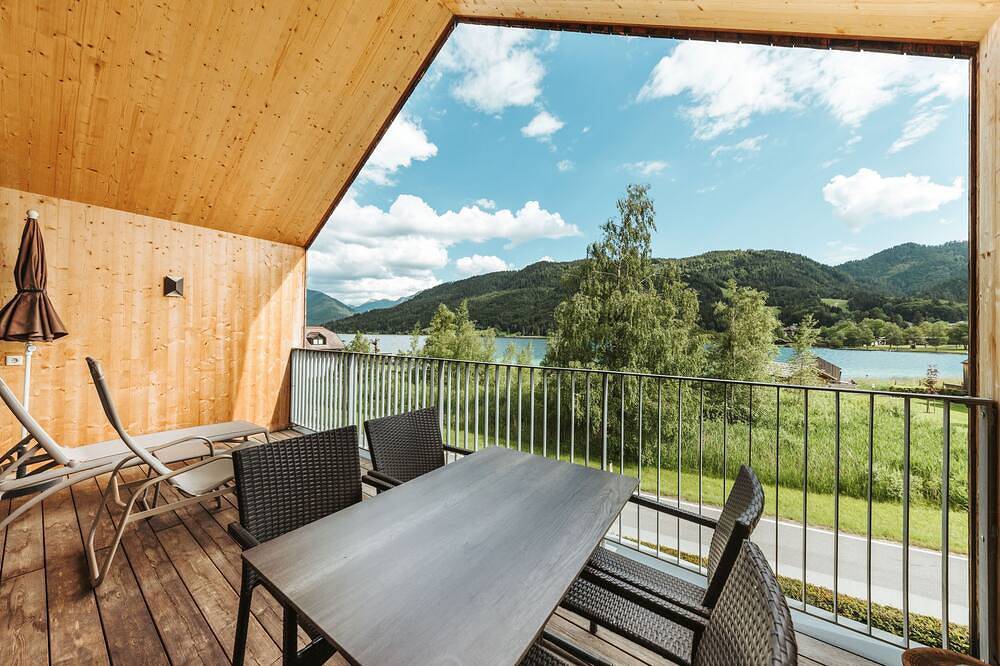 Modernes Holzchalet direkt Weissensee in Kärnten inkl. Strand und See-Spa! in Weissensee, Oberkärnten