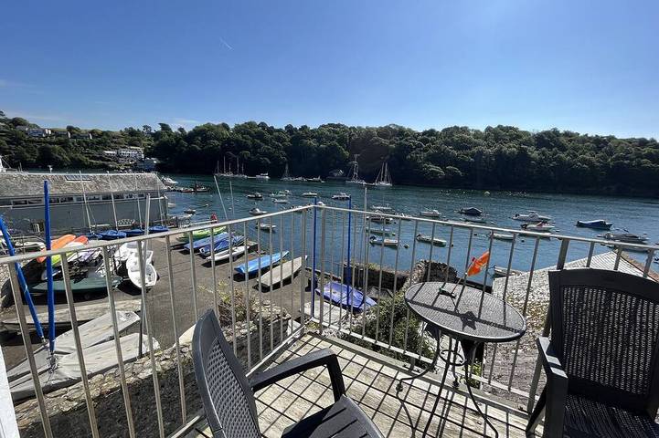 Cottage for 8 people, with balcony and garden in Fowey