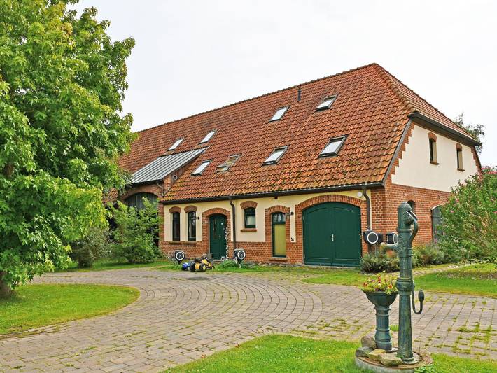 Bauernhaus für 6 Personen, mit Terrasse und Garten sowie Sauna in Garz/Rügen