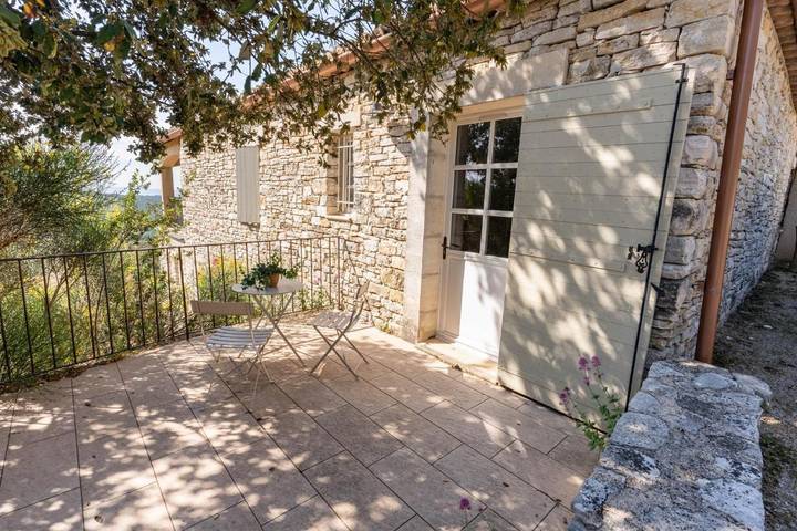 Location de vacances pour 12 personnes, avec jardin ainsi que vue et piscine, adapté aux familles à Issirac - 3