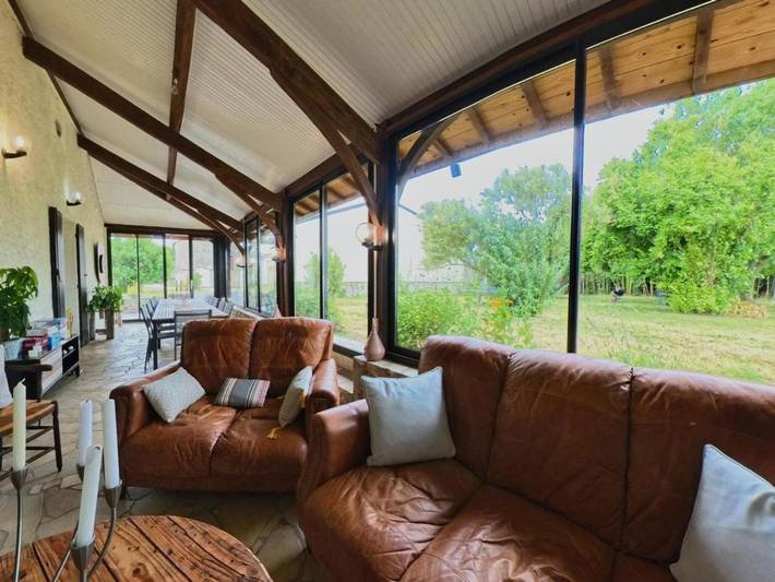 Location de vacances pour 10 personnes, avec piscine ainsi que jardin et terrasse à Vanxains - 2