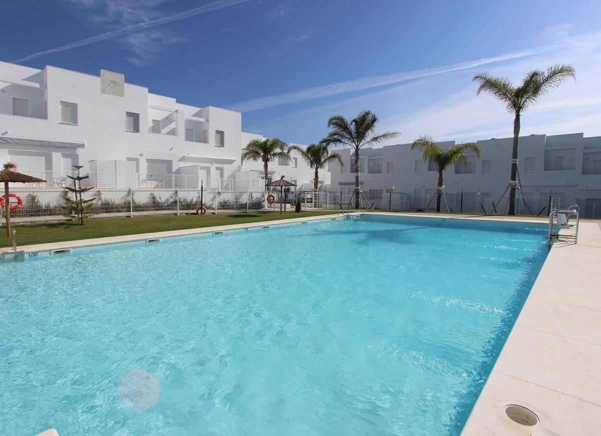 Casa Los Barcos 1 - Modernes, komfortables Reihenhaus mit Gemeinschaftspool in Strandnähe in La Fontanilla, Conil de la Frontera