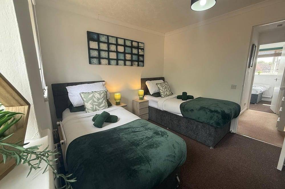 Ferienhaus-Klassisch-Eigenes Badezimmer-Terrasse in Milton Keynes, Südostengland