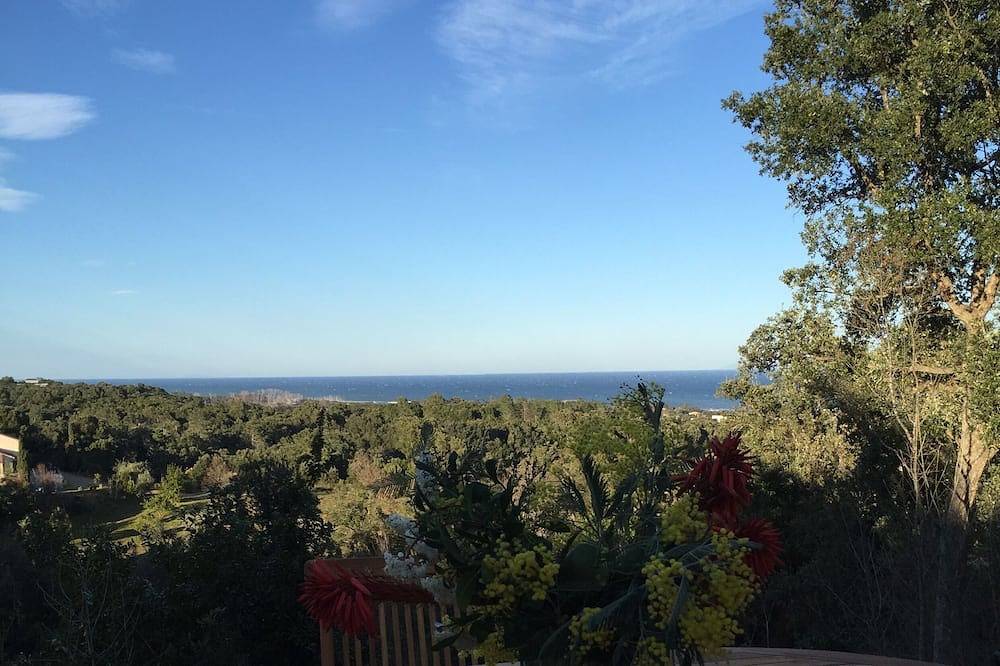 Belle Villa Dans Propriété Vue Mer, plage et commerces 1,5 Km, animaux bienvenus in Prunete, Cervione