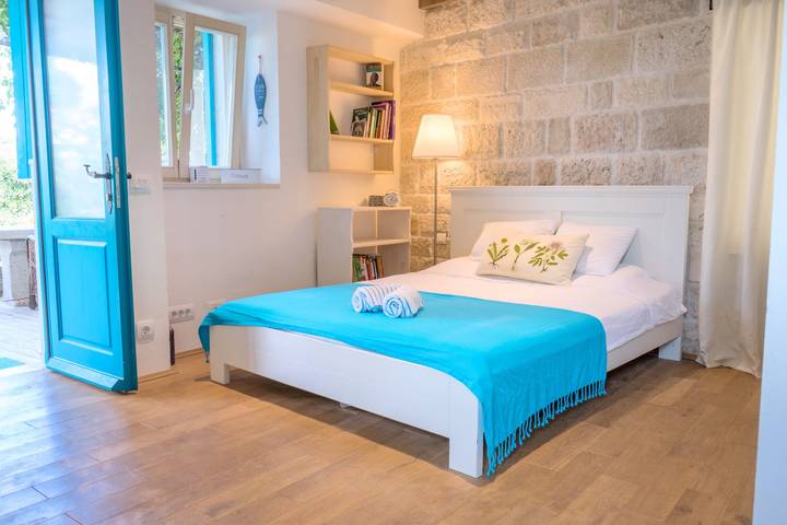 Gîte pour 4 personnes, avec jardin, adapté aux familles à Lumbarda - 4