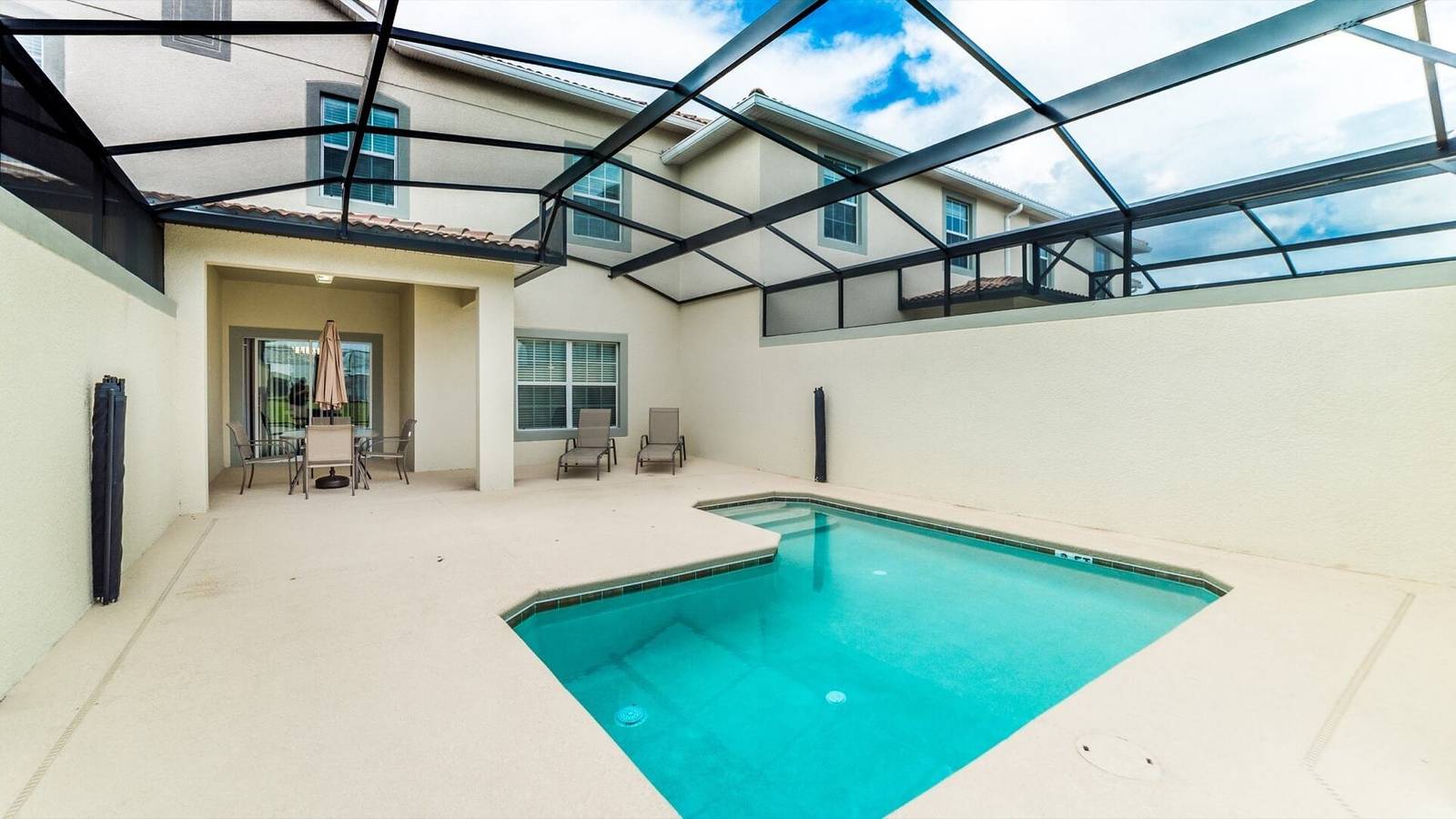 Beautiful 5 Star Townhome with Private Pool on the Prestigious Storey Lake Resort, Orlando Townhome 4957 in Condado de Osceola