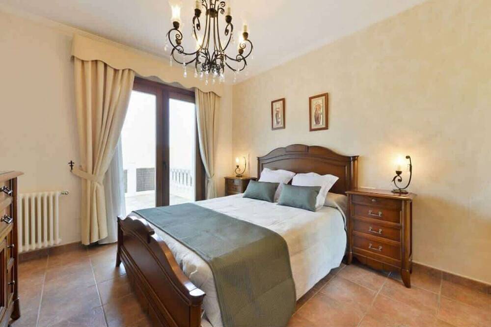 Villa Evie - Stunning | 5 Bedrooms | A/C | Pool in Sant Antoni de Portmany, West Ibiza