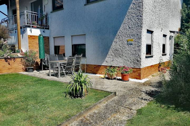 Ferienwohnung für 2 Personen, mit Garten und Terrasse in Wierschem
