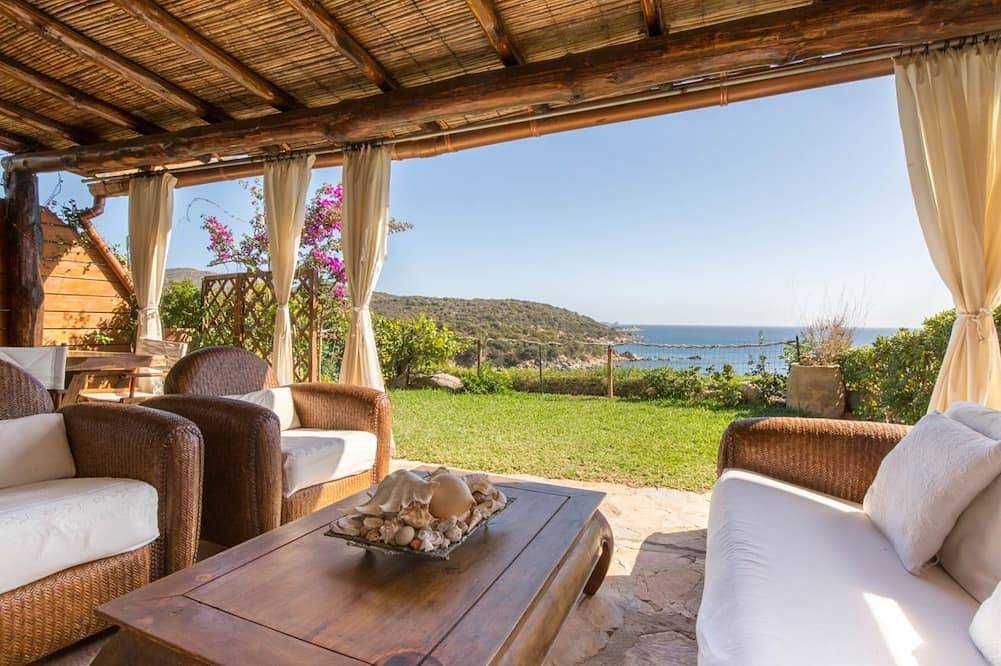 Luna Bay Home Retreat con vista sulla baia di Porto Luna a 2 km da Villasimius in Punta Molentis, Simius